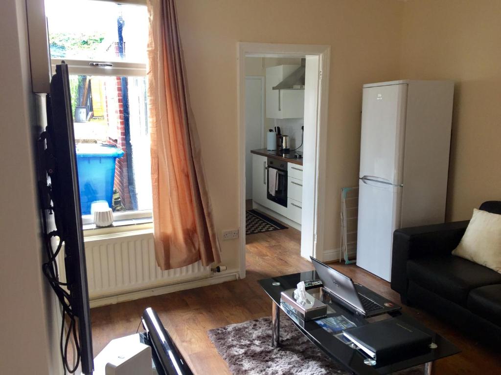 Silver Hill House room 2